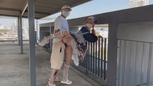 XG-1 ロリータお姉さんに屋上で写真撮影をお願い